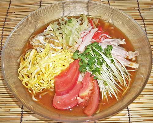 カレーうどんに夏野菜をトッピング