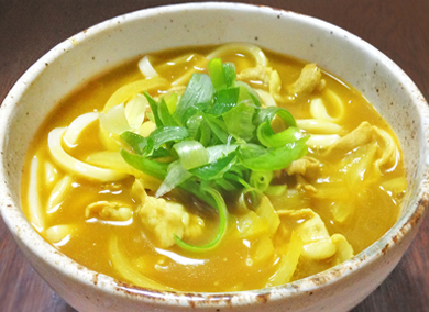 黄色いカレーうどん