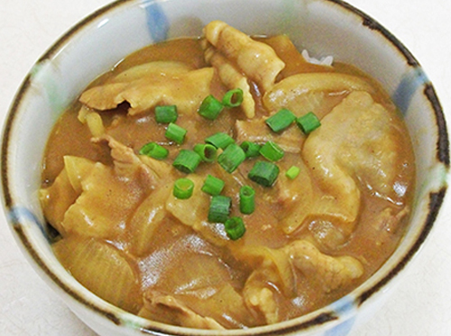 お蕎麦屋さんの和風カレー丼