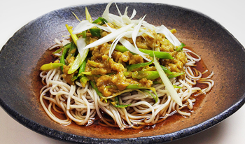 新鮮生野菜の冷やしカレー蕎麦