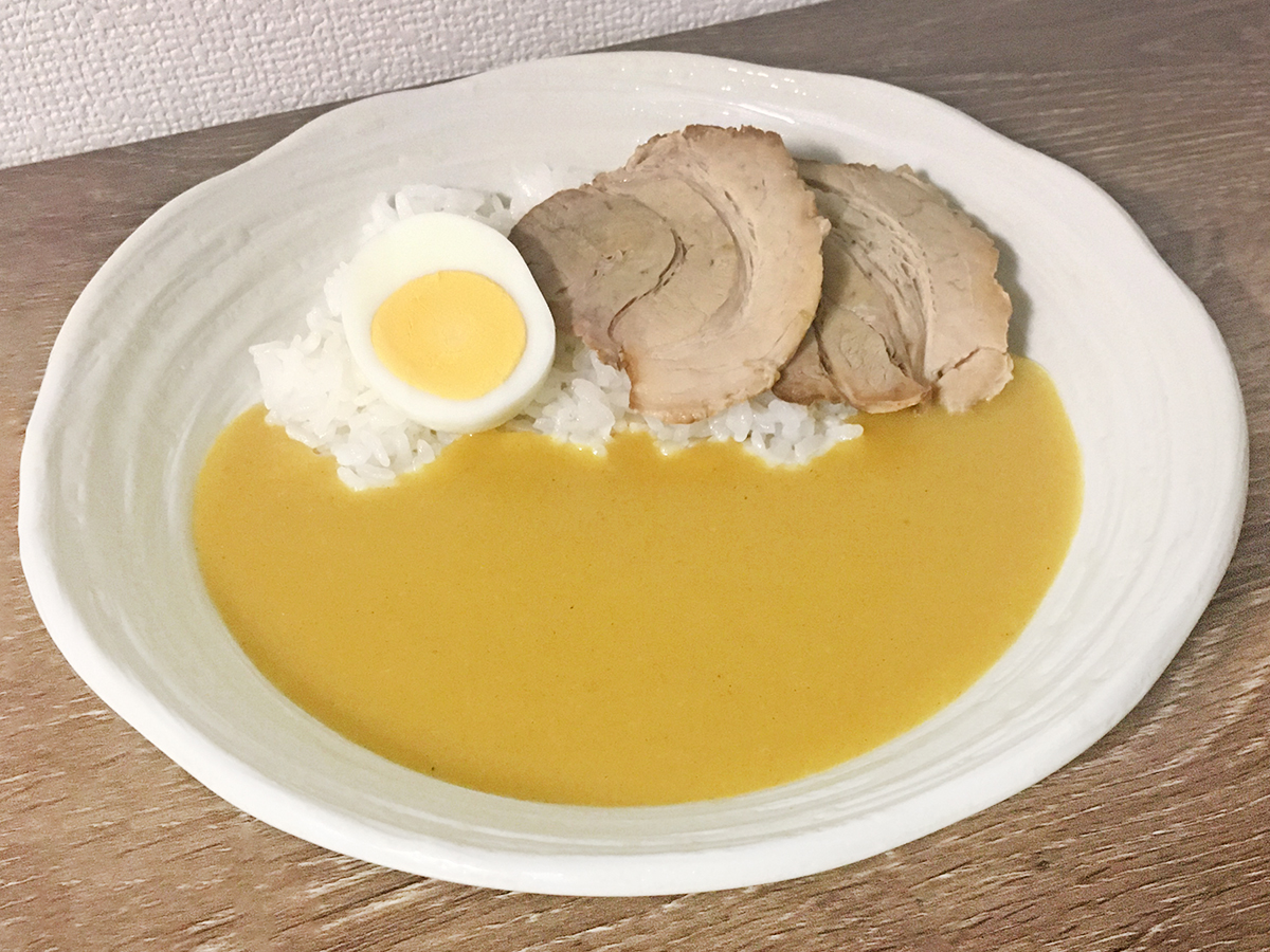 ラーメン屋の黄色いカレーライス